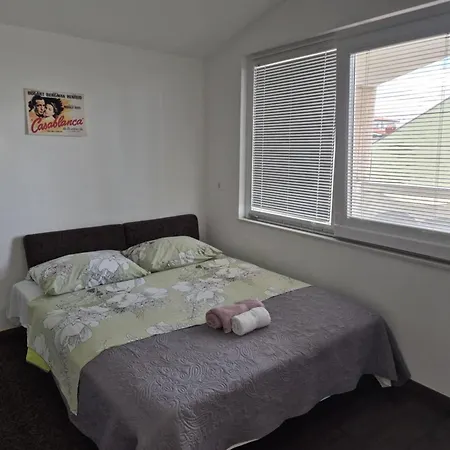 Apartment Marino Povljana