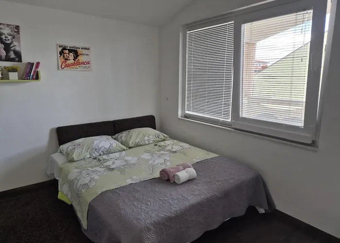 Apartment Marino Povljana